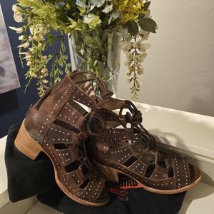 Freebird Hazel size 9 in Cognac